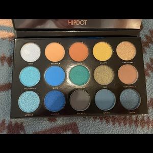 NWT! Super funky eye shadow pallet.